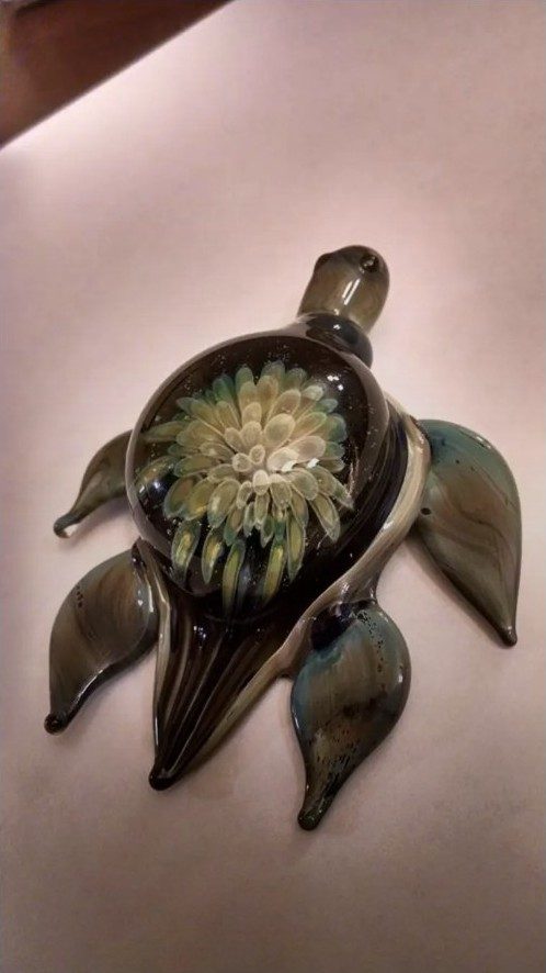 Large dark borosilicate glass turtle with an implosion flower shell by Jose Valdes