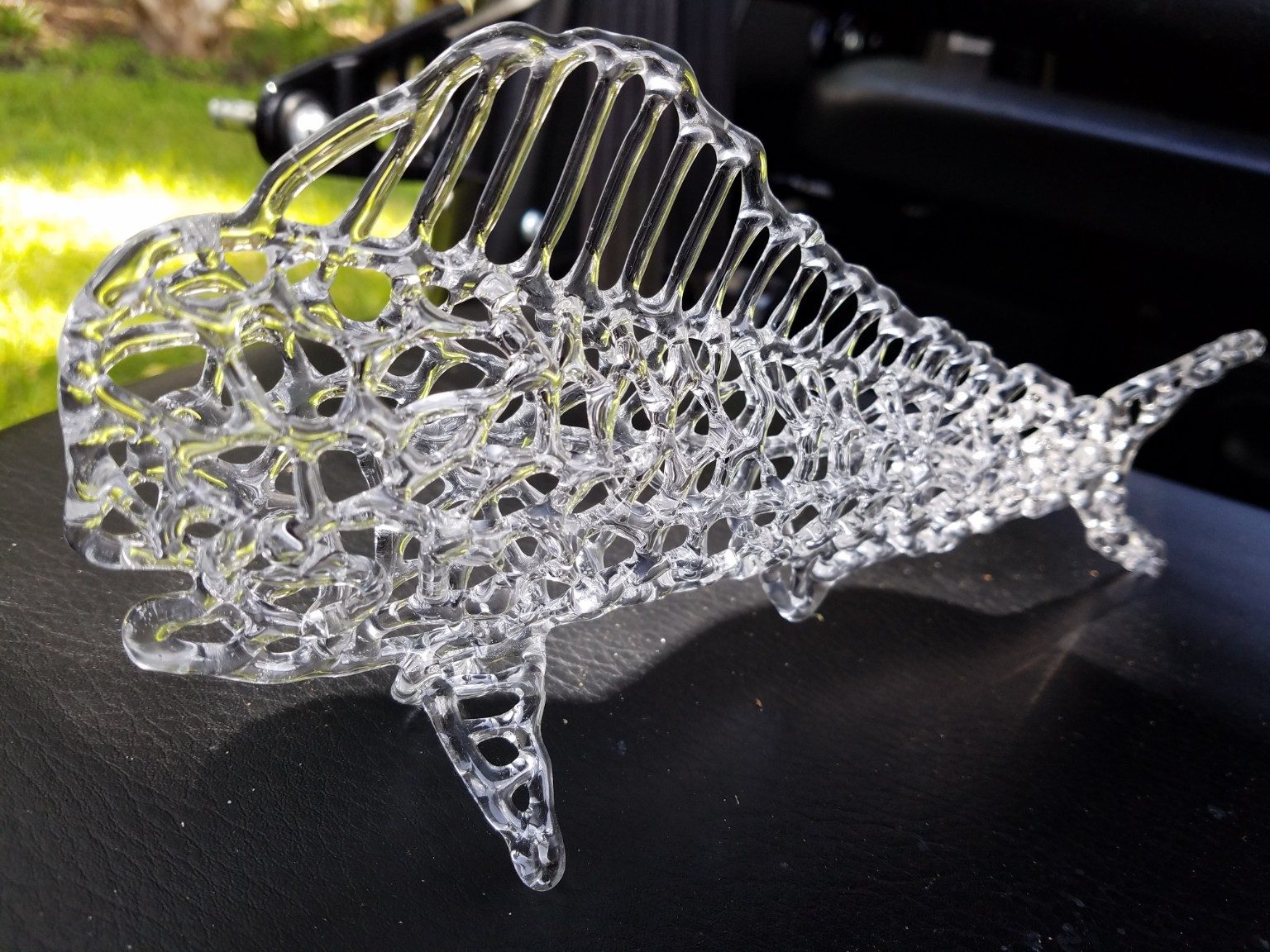 Clear borosilicate network fish sculpture by Jose Valdes